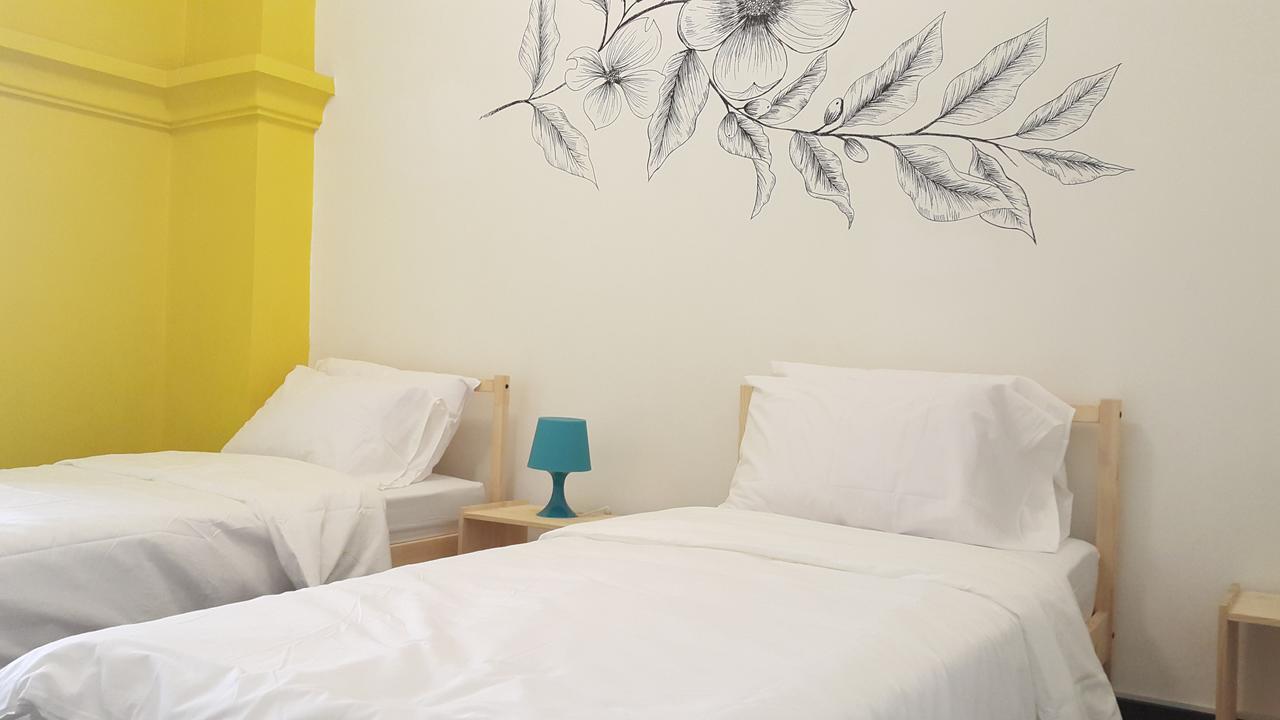 Wonderloft Hostel Kota Tua Джакарта Екстериор снимка